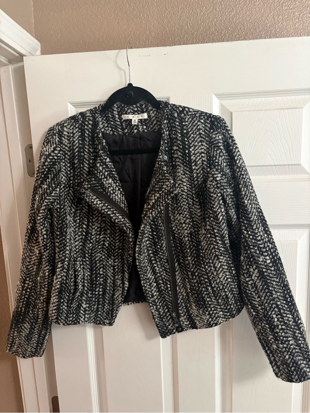 Cabi cropped blazer jacket 38% wool y2k fall autumn pockets zip up collared 6